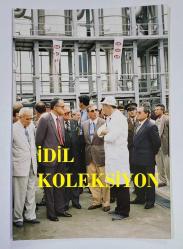 Efemera - RAHMİ KOÇ'UN ORİJİNAL FOTOĞRAFI - 15 x 10 cm EBADINDA - KOÇ HOLDİNG'İN BALIKESİR'DE AÇTIĞI TAT SALÇA FABRİKASI AÇILIŞ TÖRENİNDE RAHMİ KOÇ KATILIMCILARLA KONUŞURKEN ÇEKİLMİŞ BİR KARE - kitantik - kitaLog