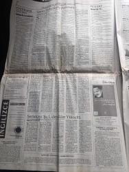 Cumhuriyet Gazetesi - Turkish Newspaper - 25 ağustos 2002 - CHP'ye yoğun ilgi - Fikret Ünlü de CHP'ye gidiyor - seramik sanatçısı Füreya öncü çağdaş ve cömert - unutulmuş bir yazar Safiye Erol - YTP lideri İsmail Cem - ÖSS'de heyecan bitiyor - Can Yücel anıldı Fotoğrafı - Beşiktaş zor kazanırken küfür eden Pascal Nouma kırmızı kartla oyun dışı kaldı - sabahın ilk serinliğinde Yazan Oktay Akbal - Sadettin Tantan Atatürk'ün devrimlerini sürdüreceğiz dedi - adalet bakanı Aysel Çelikel ölüm oruçları utanç verici - Vartolu Nilüfer Akbal'dan Bob Marley'e gönderme - Türkiye tango merkezi olacak - ABD uranyum avında - Tokat valisi Mehmet Gündoğdu ile doğal ve kültürel varlıkların korunmasını konuştuk - teknik direktör Şenol Güneş Hakan Şükür gücünü göstersin dedi - 12 Dev adam çok şanssız - Fenerbahçe'de Rapaiç sakatlandı - Hasan Şaş'tan destek - Bridget Moynahan'ın yıldızı parlayacak Fotoğrafı - cinsel eğitimde ayıp yok - imamlara siyaset yapmayın uyarısı