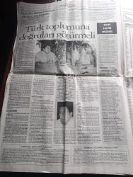 Cumhuriyet Gazetesi - Turkish Newspaper - 25 ağustos 2002 - CHP'ye yoğun ilgi - Fikret Ünlü de CHP'ye gidiyor - seramik sanatçısı Füreya öncü çağdaş ve cömert - unutulmuş bir yazar Safiye Erol - YTP lideri İsmail Cem - ÖSS'de heyecan bitiyor - Can Yücel anıldı Fotoğrafı - Beşiktaş zor kazanırken küfür eden Pascal Nouma kırmızı kartla oyun dışı kaldı - sabahın ilk serinliğinde Yazan Oktay Akbal - Sadettin Tantan Atatürk'ün devrimlerini sürdüreceğiz dedi - adalet bakanı Aysel Çelikel ölüm oruçları utanç verici - Vartolu Nilüfer Akbal'dan Bob Marley'e gönderme - Türkiye tango merkezi olacak - ABD uranyum avında - Tokat valisi Mehmet Gündoğdu ile doğal ve kültürel varlıkların korunmasını konuştuk - teknik direktör Şenol Güneş Hakan Şükür gücünü göstersin dedi - 12 Dev adam çok şanssız - Fenerbahçe'de Rapaiç sakatlandı - Hasan Şaş'tan destek - Bridget Moynahan'ın yıldızı parlayacak Fotoğrafı - cinsel eğitimde ayıp yok - imamlara siyaset yapmayın uyarısı