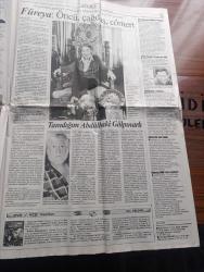 Cumhuriyet Gazetesi - Turkish Newspaper - 25 ağustos 2002 - CHP'ye yoğun ilgi - Fikret Ünlü de CHP'ye gidiyor - seramik sanatçısı Füreya öncü çağdaş ve cömert - unutulmuş bir yazar Safiye Erol - YTP lideri İsmail Cem - ÖSS'de heyecan bitiyor - Can Yücel anıldı Fotoğrafı - Beşiktaş zor kazanırken küfür eden Pascal Nouma kırmızı kartla oyun dışı kaldı - sabahın ilk serinliğinde Yazan Oktay Akbal - Sadettin Tantan Atatürk'ün devrimlerini sürdüreceğiz dedi - adalet bakanı Aysel Çelikel ölüm oruçları utanç verici - Vartolu Nilüfer Akbal'dan Bob Marley'e gönderme - Türkiye tango merkezi olacak - ABD uranyum avında - Tokat valisi Mehmet Gündoğdu ile doğal ve kültürel varlıkların korunmasını konuştuk - teknik direktör Şenol Güneş Hakan Şükür gücünü göstersin dedi - 12 Dev adam çok şanssız - Fenerbahçe'de Rapaiç sakatlandı - Hasan Şaş'tan destek - Bridget Moynahan'ın yıldızı parlayacak Fotoğrafı - cinsel eğitimde ayıp yok - imamlara siyaset yapmayın uyarısı