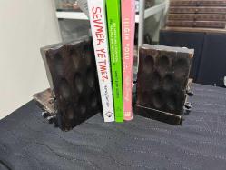 Kitap Tutacağı Retro