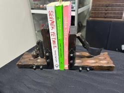 Kitap Tutacağı Retro