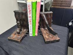 Kitap Tutacağı Retro