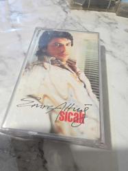 EMRE ALTUĞ - SICAK - KASET