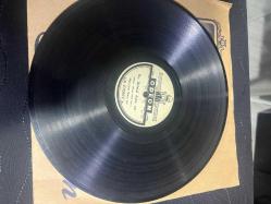 Müzeyyen Senar Bir İhtimal Daha Var / Ellere Uzaktan Bak 78 Taş Plak