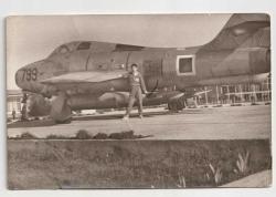 HAVACILIK TARİHİ UÇAK PİLOT  HAVAYOLU - ARKASI NOTLU 1970 Lİ YILLAR UÇAK VE PİLOT GÖRSELLİ SİYAH BEYAZ FOTOĞRAF