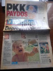 Radikal Gazetesi - Turkish Newspaper - 3 Eylül 1999 - PKK paydos - PKK'nın silahlı mücadele son verdiğini Osman Öcalan açıkladı - Süleyman Demirel'den deprem mektubu - afetten sonrası ilk ders enkazdan yasa çıkıyor - Galatasaray dün gece depremzedeler için PAOK takımı ile karşılaştı fotoğraf - depremde hayatını kaybedenlerin sayısı 14.559'a ulaştı - tarihi kuran ve sakal-ı Şerif kayıp - Yalova'da çadırkentler yine göl oldu - Walt Disney Fantasia'yı yeniden çekiyor - Kenan Evren Paşa yaşıyor netekim - İstanbul valisi Erol Çakır 1 yıldır depreme hazırlanıyoruz dedi - ilk rapor suçlu müteahhit - Veli Göçer tutuklanacak - MHP çeteden rahatsız - bilim yazan Murat Belge - Matrix filmi Beyoğlu Emek  Ve Fitaş sinemasında -  AKUT'a devlet desteği - Fenerbahçeli futbolcu Murat Yakın kaçmamış - Efes Pilsen Panionios dostluk maçı - tarih vakfı'nın yayımladığı bilanço 98 dizisi - Tekmili birden Samuel Beckett - Şimdi de zeka nakli - 9 Eylül 1999 sendromu geliyor - zincirleme sınav kazası -  OHAL