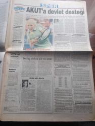 Radikal Gazetesi - Turkish Newspaper - 3 Eylül 1999 - PKK paydos - PKK'nın silahlı mücadele son verdiğini Osman Öcalan açıkladı - Süleyman Demirel'den deprem mektubu - afetten sonrası ilk ders enkazdan yasa çıkıyor - Galatasaray dün gece depremzedeler için PAOK takımı ile karşılaştı fotoğraf - depremde hayatını kaybedenlerin sayısı 14.559'a ulaştı - tarihi kuran ve sakal-ı Şerif kayıp - Yalova'da çadırkentler yine göl oldu - Walt Disney Fantasia'yı yeniden çekiyor - Kenan Evren Paşa yaşıyor netekim - İstanbul valisi Erol Çakır 1 yıldır depreme hazırlanıyoruz dedi - ilk rapor suçlu müteahhit - Veli Göçer tutuklanacak - MHP çeteden rahatsız - bilim yazan Murat Belge - Matrix filmi Beyoğlu Emek  Ve Fitaş sinemasında -  AKUT'a devlet desteği - Fenerbahçeli futbolcu Murat Yakın kaçmamış - Efes Pilsen Panionios dostluk maçı - tarih vakfı'nın yayımladığı bilanço 98 dizisi - Tekmili birden Samuel Beckett - Şimdi de zeka nakli - 9 Eylül 1999 sendromu geliyor - zincirleme sınav kazası -  OHAL