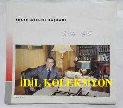 RAHMİ KOÇ'UN DERGİDEN KESİLME FOTOĞRAFI - 17 x 10 cm EBADINDA - RAHMİ KOÇ, İDARE MECLİSİ BAŞKANI