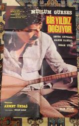 MÜSLÜM GÜRSES - BİR YILDIZ DOĞUYOR FİLM AFİŞİ ORJİNAL DÖNEM....