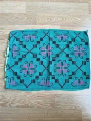 ETAMİN ÜZERİNE KANAVİÇE İŞLEMELİ KIRLENT