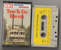 1970 Lİ YILLARA AİT ÇOK NADİR MÜZİK KASETİ - DOWN BY THE RIVERSIDE - DIXIELAND FOR DANCING