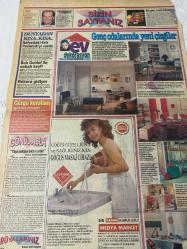SABAH MELODİ GAZETESİ DOĞUM GÜNÜ HEDİYESİ (Türkish Newspapper)  - 30 EYLÜL 1992 -İsmail Unga-Tayfun Dinçer-Gülsen Asar-Kenan Erengül-Zerrin Özer-Dr. Muzaffer Kushan-Musa Yüksel-Jack Nicholson-Bob Geldof-Pavarotti-Sevgi Obranıcı-Gülten Kastamonu-Elif Eskişehir-Erkekler kadınlardan çok kazanıyor!-Sovluk mayolar-Şovluk mayolar-Çok yakında evleneceğim-Doğru tansiyon-Kızıyla gurur duyuyor-Kimi bacaklarını zengin ediyor-Erkek striptizciler amerikadan sonra avrupada da çoğaldı.-Vücuduna güvenen zengin oluyor-Dünyadan kısa kısa-İtalyadaki kriz Pavarottiyi vurdu-Bob Geldof ile sabah keyfi-Rekora gidiyor-Görgü kuralları-Gönül abla-Genç odalarında yeni çizgiler-Göğüs güzelliğiniz ve sağlığınız için göğüs masaj cihazı-Ev dekorasyon