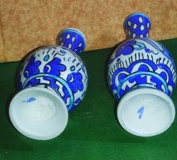 13308-ÇOK ŞİRİN 2 ADET KÜTAHYA  VAZO