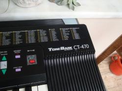 CASIO CT-470 ELEKTRONİK KLAVYE / ORG + Orj. KILIFINDA ( BÜYÜK BOY ) - Made JAPAN - ÇOK TEMİZ SORUNSUZ DURUMDA