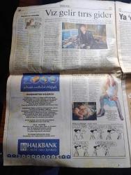 Radikal Gazetesi - Turkish Newspaper - 1 Ocak 2000 - mutlu yıllar - radikalin istihbaratı Noel Baba'nın ünlülere yeni yıl hediyelerinin listesini ele geçirdi - Bülent Ecevit'e Rahşan Ecevit'le ikinci 50 yıl - İsmail Cem'e yunanistan'la ortak Avrupa Birliği dönem başkanlığı - Osman Durmuş'a kendisini sevimli gösteren ayna - Fadıl Akgündüz'e devlet futbolcu tüketme çiftliği - Alaattin Çakıcı'ya gönüllü Fransa kültür elçiliği - Sergen Yalçın'a sahaya atla girme hakkı - Power FM Rana Pirinçcioğlu - 6 milyar kişilik 2000 partisi fotoğraf - Alaattin Çakıcı'nın adamı Erol Köse'yi vurdu - Rusya Lideri Boris Yeltsin 20. Yüzyılın son gününde istifa etti - İMKB 1999'da şahlandı - Asrın futbol nostaljisi yıl 1923 yer Taksim stadı fotoğraf - Trabzonspor'un eski başkanlarından Sadri Şener'den büyük eleştiri - Nurullah Ataç Halid Ziya Uşaklıgil Yaşar Kemal Orhan Pamuk fotoğraflar - cumartesi notları yazan Ülkü Tamer - 99 yılının son hitleri - Yazar Abdullah Rıza Ergüven felç geçirdi - Altın Koza