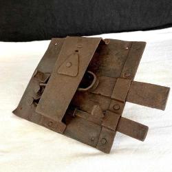 Antika Dövme Demir Dıştan Takma Büyük Boy Konak Kilidi