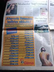 Radikal Gazetesi - Turkish Newspaper - 26 Kasım 1999 - afetzedeyi Şimdi de yangın vurdu - Kızılay'ın çadır kentinde yemek pişirmek için yakılan piknik tüpü patladı bir bebek öldü - Abdullah Öcalan'ın idamı onaylandı - Abdullah Öcalan'ın avukatları tedbir talep etti - Marmara'nın deprem haritası - Cumhurbaşkanı Süleyman Demirel Edirne Merkez ilköğretim okulunu açtı - Yeraltı dünyasının ünlü isimlerinden Nihat Akgün öldürüldü - Profesör Naci Görür deprem riski artmıştır dedi - Bülent Ecevit'ten Hint şiiri - gazeteci Metin Göktepe'ye vurulan cop toplumsalmış - hukukçular Abdullah Öcalan'ın infazı pahalıya patlar - şehit yakınları idam kararının onaylanmasını sevinçle karşıladı - bir grup şehit yakını İHD genel merkezini basarak Başkan Hüsnü Öndülü dövdü - işkenceye karşı politika yazan Murat Belge - salkım hanımın taneleri filmi başrolde Hülya Avşar sinemalarda - neredesin Ronaldo - Naim Süleymanoğlu'ndan Halil Mutlu'ya övgü - Galatasaray'ın forveti çöktü - Fenerbahçe'ye milli engel
