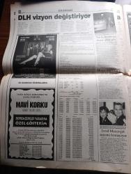 Radikal Gazetesi - Turkish Newspaper - 24 Kasım 1999 - Bolu Valisi Nusret Miroğlu tokatladığı depremzede Gülşen Özeri gözaltına aldırdı  fotoğraf - Aydın Doğan iftiralara çok sert yanıt verdi - Bond kızı Sophie Marceau fotoğraf - depremin üzerinden tam 100 gün geçti ama hala 100 bine yakın kişi ya çadırlarda ya da açıkta - kriz masalarının rakamlarıyla 11 kasım'dan bugüne kadar yapılanlar - muhteşem konser Haris Aleksiu ve Sezen Aksu fotoğraf - ANAP deprem bakanlığı istedi - irtica ile toplu savaş - yerel yönetimlere vize - Abdullah Öcalan için verilecek kadar Türkiye'nin geleceğini de belirleyecek - Belçika Fehriye Erdal'ı bırakmadı - Ve Bill Clinton kosova'ya uğradı - Bir Mustafa Altıoklar filmi asansör 26 Kasım'da sinemalarda - İsrail Manavgat suyunu konuşuyor - rekorlara dil çıkaran Herkül Halil Mutlu fotoğraf - Fenerbahçe antrenörü Zeman'dan emir golü düşünün - İtalya'nın baş belası Hakan Şükür - kovulan Toshack susmak bilmiyor -  Diyarbakır Devlet tiyatrosunda Toros canavarı oyun