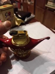 Allattin'in lambası formunda masa çakmağı benzinli metal Çalışır durumda