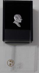 DARPHANE BASKISI ATATÜRK ROZETİ BRONZ ÜSTÜ GÜMÜŞ KAPLAMA  ORİJİNAL KUTUSUNDA A1T1AA1 ÇOK NADİRDİR