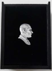 DARPHANE BASKISI ATATÜRK ROZETİ BRONZ ÜSTÜ GÜMÜŞ KAPLAMA  ORİJİNAL KUTUSUNDA A1T1AA1 ÇOK NADİRDİR