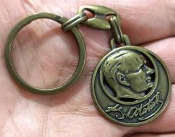ORTA DÖNEM BRONZ-PİRİNÇ ATATÜRK FİGÜRLÜ MUHTEŞEM ANAHTARLIK 3DD1EE1 NADİR