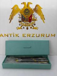 Tiffany & Co. Üçlü Yazım Seti – Zarafetin ve Prestijin Simgesi