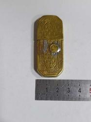 OSMANLI İMPARATORLUĞU DÖNEMİ BRONZ KASALI OSMANLI MÜHÜRLÜ BENZİNLİ ÇAKMAK (RÛSUM DAMGA PULLU)