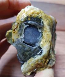 Merlinit / Dendritik Opal, Mavi Druzy Çekirdekli | Doğal Jeod Kesiti | Sezgi, İçgörü, Gölge Çalışması - Ağırlık: 237g - Benzersiz Koleksiyonluk Nadir