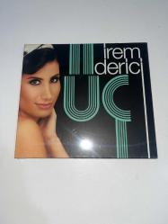 İrem Derici ÜÇ