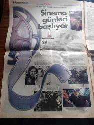 Gazete Pazar Kültür Gazetesi - Turkish Newspaper - 23 Mart 1997 - 36. yıldönümünde dünya tiyatrolar gününde insanlığın temel sorusu artık tiyatronun da temel sorusu olmak ya da olmamak - tiyatrocu Ali Sürmeli fotoğraf - Aslı Öngören  Fotoğraf - Tolga Çevik Hadi Çaman Yeditepe Oyuncularının sahnelediği küheylan'da oynuyor - 1996 Oscar adayları - portre Suna Pekuysal bir yaşam - Ali Poyrazoğlu - Cihan Ünal - Tilbe Saran - Talimhane sahnesinde çıplak ayak oyunu - Tiyatrotek Nazım Hikmet vatan haini - kaçırılmaması gereken 25 film - William Shakespeare'den Romeo Juliet - aşk meleği filmi Teşvikiye AFM'de - İstanbul yöneticisi Martin Fryer Nazi propagandasına karşı kurulan İngiliz kültürü anlattı - 11 yıldır onunlayız Coca Cola - İngiltere'nin yeni pop ihracatı Spice Girls milyonları peşine taktı fotoğraf - şarkısını bulan kadın Deniz Türkali fotoğraf - şarkıcı küçük Onur fotoğraf - kadın cinselliğine bakış - Müjde Ar ve Nur Sürer dul bir kadın filminde fotoğraf - Led Zeppelin