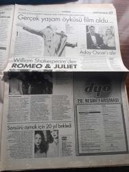 Gazete Pazar Kültür Gazetesi - Turkish Newspaper - 23 Mart 1997 - 36. yıldönümünde dünya tiyatrolar gününde insanlığın temel sorusu artık tiyatronun da temel sorusu olmak ya da olmamak - tiyatrocu Ali Sürmeli fotoğraf - Aslı Öngören  Fotoğraf - Tolga Çevik Hadi Çaman Yeditepe Oyuncularının sahnelediği küheylan'da oynuyor - 1996 Oscar adayları - portre Suna Pekuysal bir yaşam - Ali Poyrazoğlu - Cihan Ünal - Tilbe Saran - Talimhane sahnesinde çıplak ayak oyunu - Tiyatrotek Nazım Hikmet vatan haini - kaçırılmaması gereken 25 film - William Shakespeare'den Romeo Juliet - aşk meleği filmi Teşvikiye AFM'de - İstanbul yöneticisi Martin Fryer Nazi propagandasına karşı kurulan İngiliz kültürü anlattı - 11 yıldır onunlayız Coca Cola - İngiltere'nin yeni pop ihracatı Spice Girls milyonları peşine taktı fotoğraf - şarkısını bulan kadın Deniz Türkali fotoğraf - şarkıcı küçük Onur fotoğraf - kadın cinselliğine bakış - Müjde Ar ve Nur Sürer dul bir kadın filminde fotoğraf - Led Zeppelin