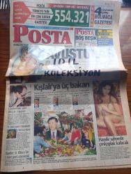 Posta Gazetesi - Turkish Newspaper - 25 Ekim 1999 - fatura ödenemediği için 1,5 Aydın hastane rehin tutulan bebek Adana valiliği araya girince serbest bırakıldı - Hande Ataizi sahnede çırılçıplak kalacak fotoğraf - Ahmet Taner Kışlalı suikasti için 3 bakan ekip oluşturdu - Ahmet Taner Kışlalı'nın bombalı suikasti uğradığı evinin önü ziyaretçi akınına uğruyor fotoğraf - Helin Avşar'a yeni aşık - Ebru Şallı'nın eski kaynanası Alev Esen yurtdışına kaçtı - Emel Müftüoğlu talk show yapacak - MHP'li Ceyhan Belediyesi başkan yardımcısı Alemdar Öztürk lise bastı - Merve Kavakçı olayında yargıya ağır müdahale - Süleyman Demirel Yıldırım Akbulut ve Bülent Ecevit Diyarbakır'da Barış hemen şimdi pankartıyla karşılandı fotoğraf - milenyum modası - at yarışı rehberi - futbol federasyonu Ve MHK'yi kınayan Fenerbahçe taraftarı Suadiye'den stada kadar yürüdü Fotoğrafı - Galatasaray takımı Berlin'e uçtu - Beşiktaşlı futbolcu Shorunmu sakat fotoğraf - Dişi Rambo Ebru Güzel  fotoğraf - Estella Warren foto