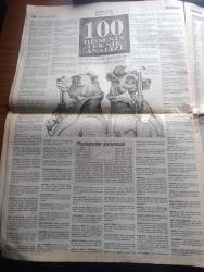 Star Gazetesi - Turkish Newspaper - 25 Temmuz 1999 - TSYD kupasında şampiyon Galatasaray fotoğraf - Fenerbahçe Galatasaray maçında kemik sesleri - Fenerbahçeli Johnson'un sol kaburgası çatladı - Alpay Özalan Taffarel'i kale direğine vurdu - Fatih Terim maç bitiminde Rüştü Reçber'in üzerine yürüdü - MHP milletvekili Nesrin Ünal lojmanını boşaltması için Anaplı eski milletvekiline telefon etti türbanını çıkardığı için ağır hakaret uğradı - sevgilisi için İtalyan Milli takım forması giyen Mustafa Sandal esnaftan tepki topladı fotoğraf - Ajlan Büyükburç'un ölmeden önce son duyduğu şey Gloria Estefan'ın sesiydi - özgürlüğüne kavuşan Recep Tayyip Erdoğan'ın sevenleri eşliğinde geldiği Çamlıca'daki evi türbeye döndü fotoğraf - geleneksel Rumeli Hisarı konserlerinde Yıldız yağmuru - 100 hissenin teknik analizi - Erol Büyükburç'un kızı Ajlan Büyükburç'un cenazesine katılım yoğundu fotoğraf - Orhan Gencebay - Hüner Coşkuner Ajlan'ın arkasından ağladı fotoğraf - Trabzonspor Perugia'yı ezdi