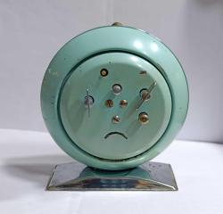 TAVUKLU ORJİNAL SHANGAI KURMALI MASA SAATİ YÜKSEK KONDİSYONDA