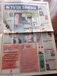 Star Box Gazetesi - Turkish Newspaper - 28 Ağustos 2002 - Star haber ilkleri tecrübeyi ve gençliği buluşturuyor - Starmax haber Türkiye'yi Reha Muhtarla buluşturuyor - tatil kurdu yazan Nadir Elçi Yazı Dizisi - Cunda Adası Fotoğraflar - Asuman Krause tesettür yarım cilve tam Fotoğrafı - Tuzla'dan atıldı Reina'ya taşındı bar komandosu Mustafa Altıoklar Fotoğrafı - Beşiktaş'ın başarılı futbolcusu Tümer Metin'in tavla keyfi Fotoğrafı - Taşbebek Gönül Yazar'a ihanet - O Şimdi Asker filminde Şebnem Schefer'de rol alıyor - Hisarı Sallayan Hande Yener Fotoğrafı - İzmir'in amatör küme takımlarından Narlıdere Spor kulübü üyeleri yemekte buluştu Fotoğrafı - İzmir enternasyonel fuarı etkinlik programı - en güzel telefon melodileri Logizmo'da - Necla Nazır türbanı attı Fotoğrafı - Kadir İnanır ve Türkan Şoray filmden önce festivalde buluşacaklar - gerçek göğüs mucizesi - televizyonda günün filmleri - astroloji - biri bizi gözetliyor yarışması - Banker Bilo Star televizyonunda - İbrahim Tatlıses