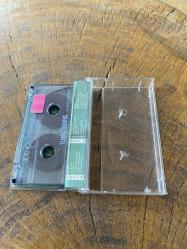 NİLÜFER - YENİDEN YETMİŞE - KASET