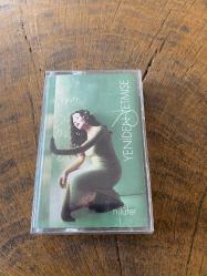 NİLÜFER - YENİDEN YETMİŞE - KASET
