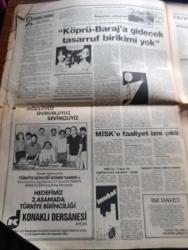 Yeni Asır Gazetesi - Turkish Newspaper - 18 Mayıs 1984 - ÖSYS 1. Basamak sınavı sonuçları - Türkiye ikincisi Soner Yamen Efeler lisesi'nde - Atatürk'ü anma gençlik ve Spor Bayramı Yarın kutlanacak - Turgut Özal 4 milyar dolar arıyor - Arap turistler ülkemizde mülk sahibi olabilecek - sermaye piyasası kurulu üyesi Sadık baklacıoğlu millette köprüye verecek para yok - alkolün zararları yazan Güngör Mengi - İzmir büyükşehir Belediye Başkanı Burhan Özfatura belediye yeminli büro görevi de yapar - işgali yaşadık Nedime Kapani anlatıyor - ibret levhaları İzmirli Rum kızları kralı karşılıyor Fotoğrafı - MİSK'e faaliyet izni çıktı - döviz kurları - ABD'ye Libya ile ilişkilerimize karışma dedik - ANAP'ın yaş gününde yıldız yağacak Gönül Yazar ve Metin Akpınar Zeki Alasya'da etkinliğe katılacak - Necdet Calp Turgut Özal iktidar hastalığına yakalandı dedi - Kadifekale gazinosu'nda Romalı Perihan - kervansaray'da her akşam Hüner Coşkuner - film yıldızı Zerrin Egeliler Şan gazinosunda - Tüdanya