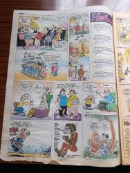 Takvim Hobaa Mizah Gazetesi - Turkish Newspaper - 12 Mart 1999 - karikatürler - Yüksek Seçim kurulunun araştırmasına göre seçmenler oy vermesini bilmiyormuş - Çarkıfelek programında bir süre görev yapan Yasemin Koşal'ın evinde paha biçilemeyen tarihi eser ele geçirilmiş - Dünya kadınlar günü kutlandı karikatür - 18 Nisan seçimlerinde partiler 43 sanatçıyı listelerine almışlar  karikatür - büyücü ayı ve uyuyan aslan - öykü anonim derleyen CIA - yarasanın günlüğü hikaye Melih Ekener çizgi Mes - Son istek yazan Selim Sinan - yavruağzı yazan Burçin Tomurcuk - Abuzer Şor oyuncular Abuzer Atilla ve Cüneyt Sarıhan - magazin borazanı medyanoz - Aşık pala yazan Bora Güleç - fotorazzi - Celal oğlan yazan Bora Güleç - suda balık yan gider dert ortağınız hümmet abi - okulumuzdan tiplemeler - teflon dudaklar yazan Bora Güleç - yaparım ederim çizerim giderim karikatür Aydın Gürsel - Zeki Beyner usta çiziyor - TV eleştirmeni Gaffur Diyor ki - Doktor civanım çizen Mümin Durmaz - Hobaa Light Club