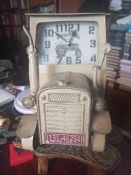 Traktör saat Teneke el yapımı 19x25 cm boyutlarında .Çalışır vaziyette