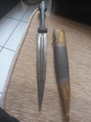 Kolleksiyonluk Osmanlı dönemi Çerkes kama çift oluklu  Üzerinde Ahmet Usta tarafından yapılmıştır yazıp 1215 yarihlidir Uzunluk  45 cm olup üzerinde mühür ve işlemeler vardır. vardır