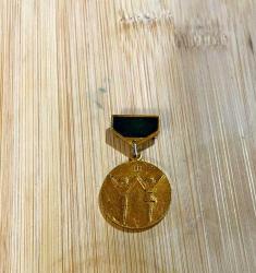 2 ADET RUSYA MENŞEİLİ  METAL ROZET