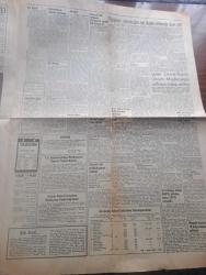 Yeni İstanbul Gazetesi - Turkish Newspaper - 29 Mart 1963 - buhranı körükleyen yalancılık yazan Gökhan Evliyaoğlu Başmakale - hükümet Dün vatandaşları ve bütün teşekkülleri olayları önlemeye çağırdı - Osman Bölükbaşı Başbakan İsmet İnönü ile konuşarak hükümetin mesuliyetini hatırlattı - Adalet Partisinde grubunda da sert tartışmalar oldu - Adalet Partisi merkez genel idare kurulundan 12 kişi istifa etti - Celal Bayar tekrar tevkif edildi - Kızıl bizim radyo yeni İstanbul ortadan kaldırılmalıdır diyor - Bursa'da 200 talebenin yürüyüşünü 20.000 kişi temaşa etti - TİP'liler Dün Toprak dergisine tecavüze kalktılar - Celal Bayar öldüreceğim diyen Sıtkı Ulay hakkında savcılık tahkikat açtı - TİP'li gençler Aydınlar kulübünü de tahrip etti - günün yazısı ökse yazan Safiye Erol - dolapdere'de 2 ihtiyar açlıktan öldü - İtalya ve dünya futbolunun bir numaralı otoritesi Vittorio Pozzo maçı değil İstanbul'u beğendim dedi - Alfredo Tonilo Can Bartu Metin oktay'dan çok büyük bir futbol yıldızıdır