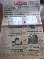 Demokrat İzmir Gazetesi - Turkish Newspaper - 1 Ağustos 1964 - Türkiye için olumlu karşılanan Acheson Planının asıl şekli anlaşıldı - Kantonal bir sisteme gidilecek - Kıbrıs'ın Kuzey kesimi Türkiye'ye üs olarak verilecek - Yunan idaresi kesiminde kalacak Türklerin haklarını korumak için anayasaya amir hükümler konulacak -  Meis Adası da Türkiye'nin olacak - incir ve incir ezmesi ihracı durduruldu - kuduz şüphesiyle müşahedeye alınan yarasa Dün öldü - Özdemir Arık isimli öğretmen öldürüldü - Almanya'da bir ayda 10 Türk işçisi öldü - Ranger 7 nin dün Ay'a inmesi Amerika'da bayram havası yarattı - Yeni 6. ATAF kumandanı tümgeneral Clyde Box görevine resmen başlamıştır - A'dan Z'ye yazan Sadun Tanju - turistik göl gazinosunda müzik dans atraksiyon - futbol federasyonu Başkanı Muhterem Uzyurt şike kararından dönmeyeceğiz - Manisa'daki antrenörler kursunun Alman Hocası Kirschart talebelerimin Türk futbolunda yenilikler yaratacağına güvenim tamdır  Fotoğrafı - Altay kulübü yeni sezonu açıyor
