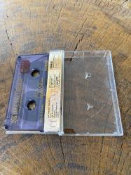 SEZEN AKSU - IŞIK DOĞUDAN YÜKSELİR - KASET