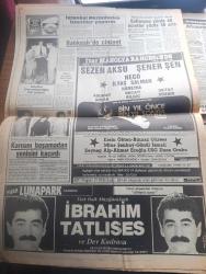 Güneş Gazetesi - Turkish Newspaper - 28 Ağustos 1986 - Dışişleri Bakanı Vahit Melih Halefoğlu Tahran'da sıcak karşılandı fotoğraf - İran PKK ile hiçbir ilişkisi olmadığını ancak Barzaninin zor duruma düşmesini istemediğini bildirdi - NATO başkomutanı Rogers Suriye'yi vurabiliriz dedi - Doğu gerçeği yazan Güneri Civaoğlu Başmakale - ANAP'a Bingöl'de baskın - Turgut Özal'a terzisi Ahmet Bozkurt'tan yılda 2 milyon - seçim 1986 - Liderler dolaşıyor resimler konuşuyor - İsmet İnönü altın madalya Turgut Özal gümüş madalya Bülent Ecevit bronz madalya - Julio Iglesias çok mutlu Fotoğrafı - TSE karikatür yarışması - şeytanın gör dediği yazan Çetin Altan - Amerika'nın sesi radyosu Türkiye aleyhtarı blok'un yeni taktiğini açıkladı bölücüler piyon - kemalizm ölüyor mu yazan Şinasi Özdenoğlu - dünyanın en yaşlı devlet adamı Atatürk'ün yaşayan son arkadaşıydı Celal Bayar yazan Mükerrem Sarol Yazı Dizisi - ustura Kemal yazan ve çizen Haldun Sevel - İbrahim Tatlıses Kübana'da - Ferdi Özbeğen Golf'de