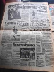 Güneş Gazetesi - Turkish Newspaper - 28 Ağustos 1986 - Dışişleri Bakanı Vahit Melih Halefoğlu Tahran'da sıcak karşılandı fotoğraf - İran PKK ile hiçbir ilişkisi olmadığını ancak Barzaninin zor duruma düşmesini istemediğini bildirdi - NATO başkomutanı Rogers Suriye'yi vurabiliriz dedi - Doğu gerçeği yazan Güneri Civaoğlu Başmakale - ANAP'a Bingöl'de baskın - Turgut Özal'a terzisi Ahmet Bozkurt'tan yılda 2 milyon - seçim 1986 - Liderler dolaşıyor resimler konuşuyor - İsmet İnönü altın madalya Turgut Özal gümüş madalya Bülent Ecevit bronz madalya - Julio Iglesias çok mutlu Fotoğrafı - TSE karikatür yarışması - şeytanın gör dediği yazan Çetin Altan - Amerika'nın sesi radyosu Türkiye aleyhtarı blok'un yeni taktiğini açıkladı bölücüler piyon - kemalizm ölüyor mu yazan Şinasi Özdenoğlu - dünyanın en yaşlı devlet adamı Atatürk'ün yaşayan son arkadaşıydı Celal Bayar yazan Mükerrem Sarol Yazı Dizisi - ustura Kemal yazan ve çizen Haldun Sevel - İbrahim Tatlıses Kübana'da - Ferdi Özbeğen Golf'de