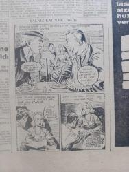 Ege Ekspres Gazetesi - Turkish Newspaper - 5 Nisan 1961 - Av bahisleri yazan Tevfik Durak - komünistler küba'ya 30 bin ton silah ve cephane verdi - söğüt'te bir seramik fabrikası kurulacak - Dünya nüfusu 3 milyarı buluyor - Urlada domuz konservesi fabrikası tesis edilecek - tanınmış heykeltraş Paul Landowski öldü - Ulus Gazetesi aleyhine açılan davaya bakıldı - yalnız kalpler çizgi roman - Ziraat Bankası - İstihsal bölgelerinden gelen mallar neden pahalı oluyor - günün tarihi yazan Tahsin Burdurlu - İzmir Ankara radyosu programı - göldeki cinayet yazan John Craft Yazı Dizisi - 1974'te bir harp olursa - gelecek harpten bir sahne fotoğraf - Yassıada'da dün şahitler dinlendi - hilton'un açılışında İstanbul'a gelen artist Ann Miller gene boşandı - doyulmayan toprak yazan Bekir Aydoğdu Yazı Dizisi - sol kanat hikayesi yazan Peyami Safa - milli anayasa - Türkiye ile Birleşik Amerika arasında imzalanan bir hububat anlaşması için bu yıl Amerika Türkiye'ye 150.000 ton buğday verecek